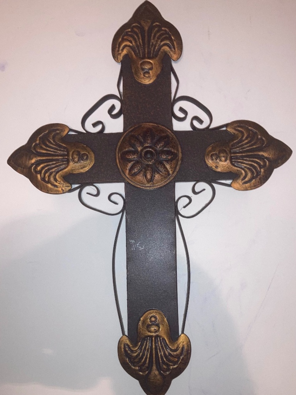 Lightweight Rustic Metal Wall Cross Fleur De Lis Gold Medallion Decor 9" x 12"